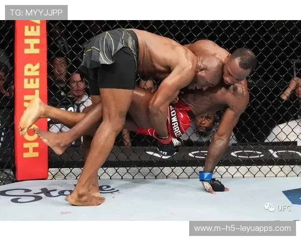 UFC爱德华斯爆发刺拳，更具杀伤力的终极武器揭秘