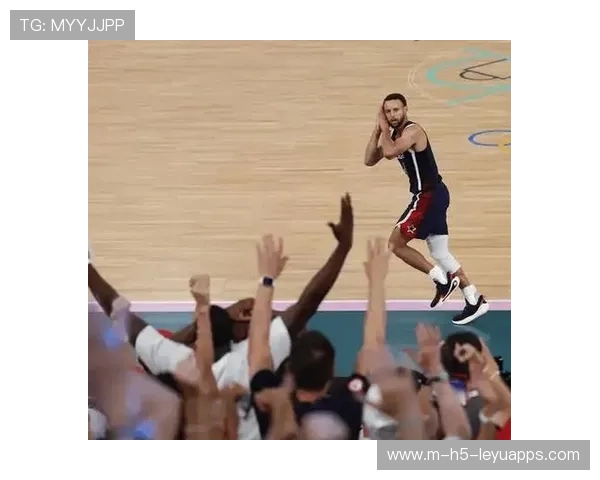 热火这防守太硬了，连主帅都鼓掌，热火队防守